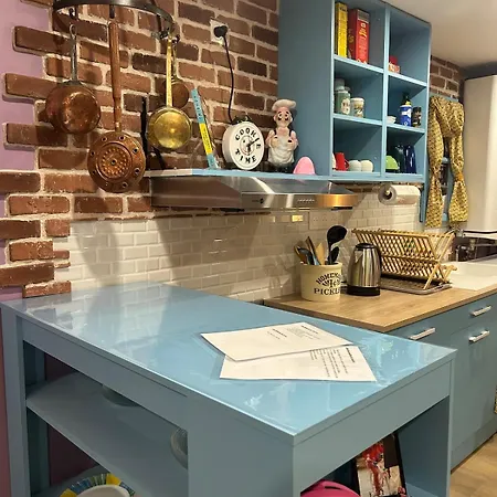 Chez Monica Hayange